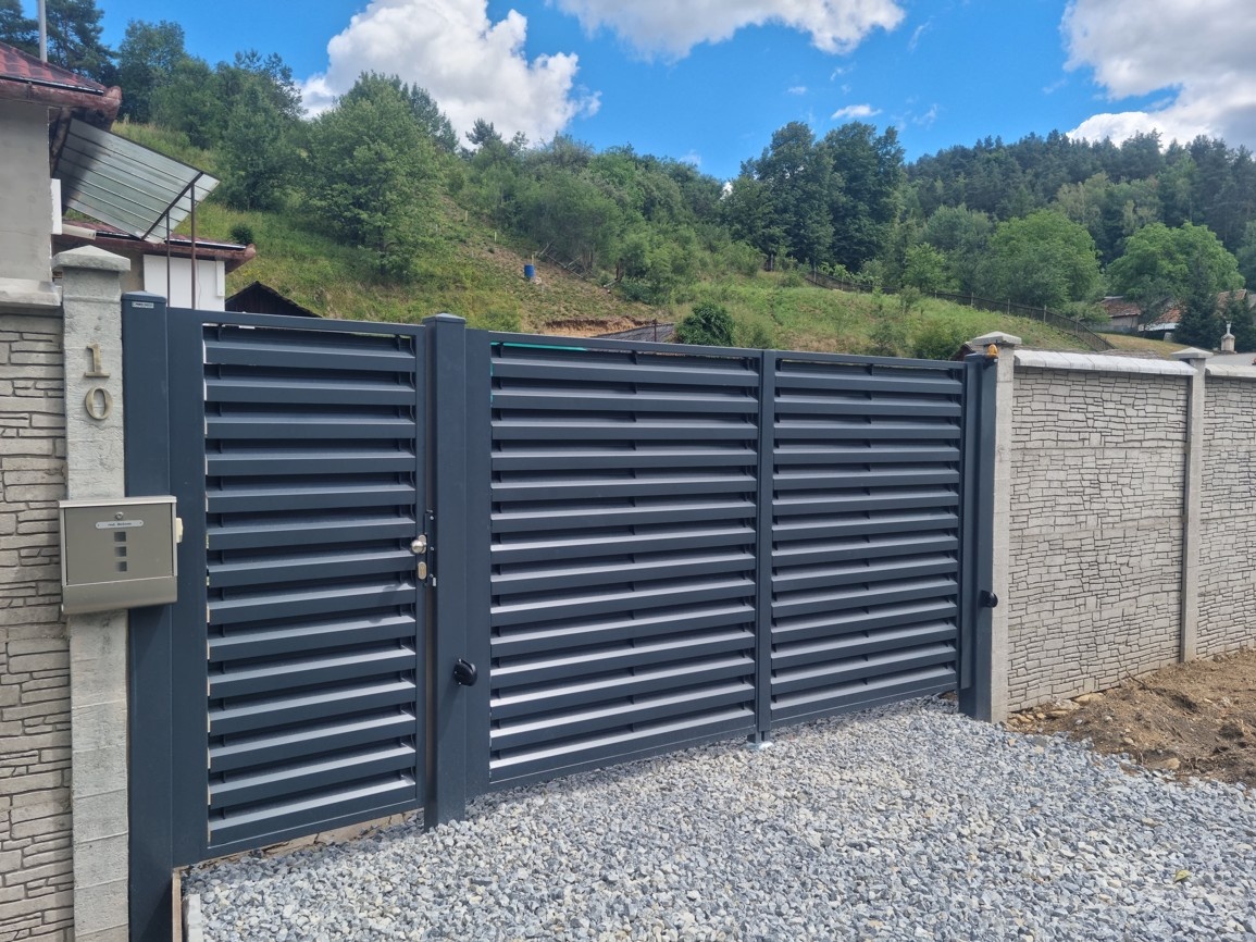Kovové vstupné brány. - 6