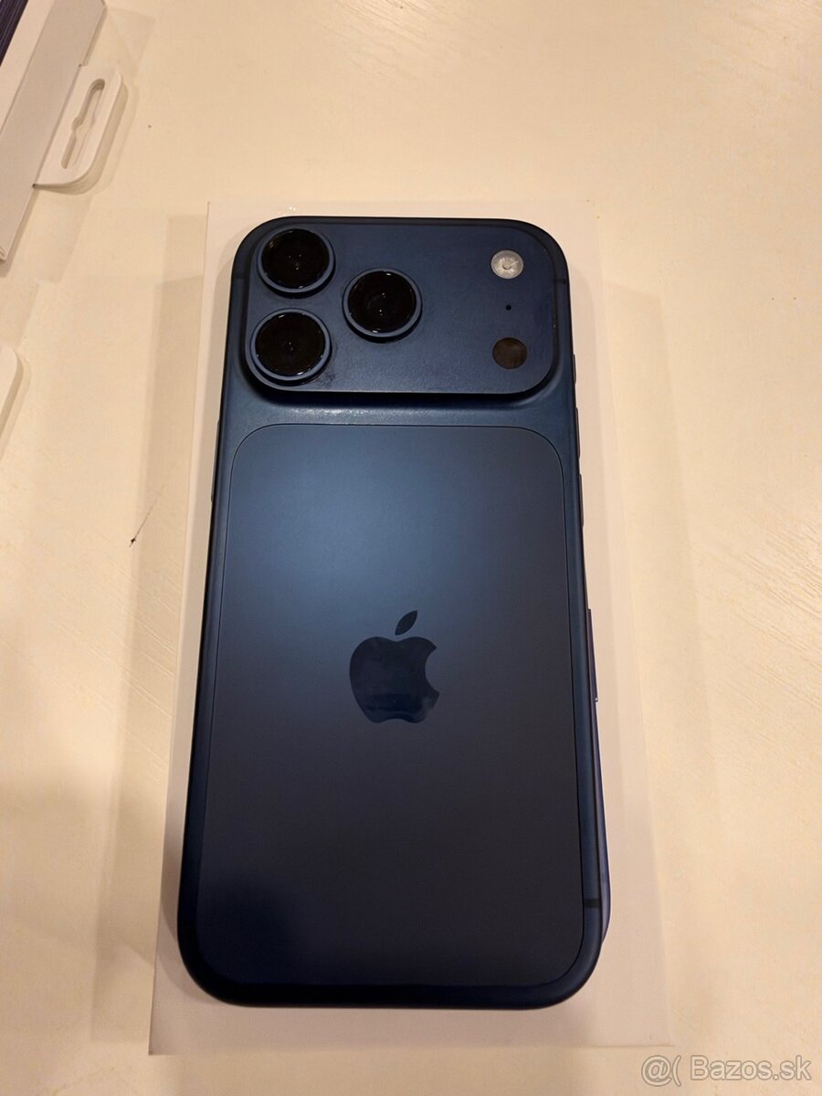  iPhone 17 Pro 1TB Deep Blue - 6