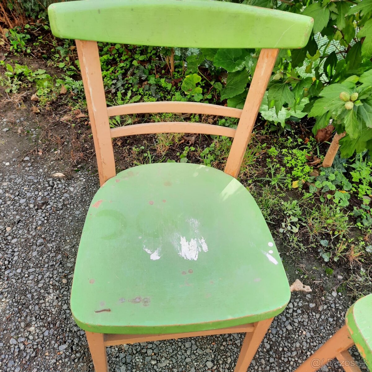 Predám stoličky masívne 2ks - 6