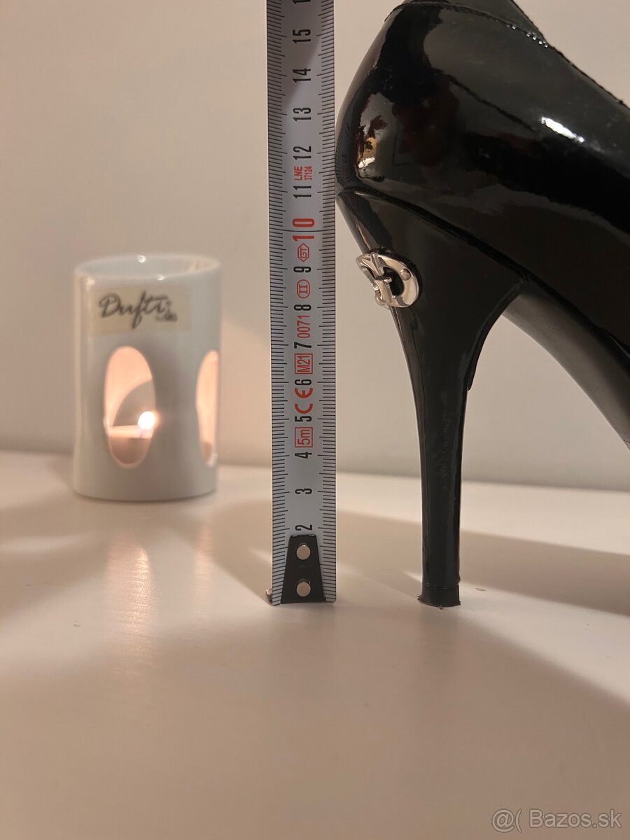 Kozene lakovane lodicky Guess vel.40 - 6