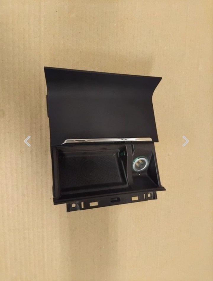 zadný displej, popolník Superb 2 - 6