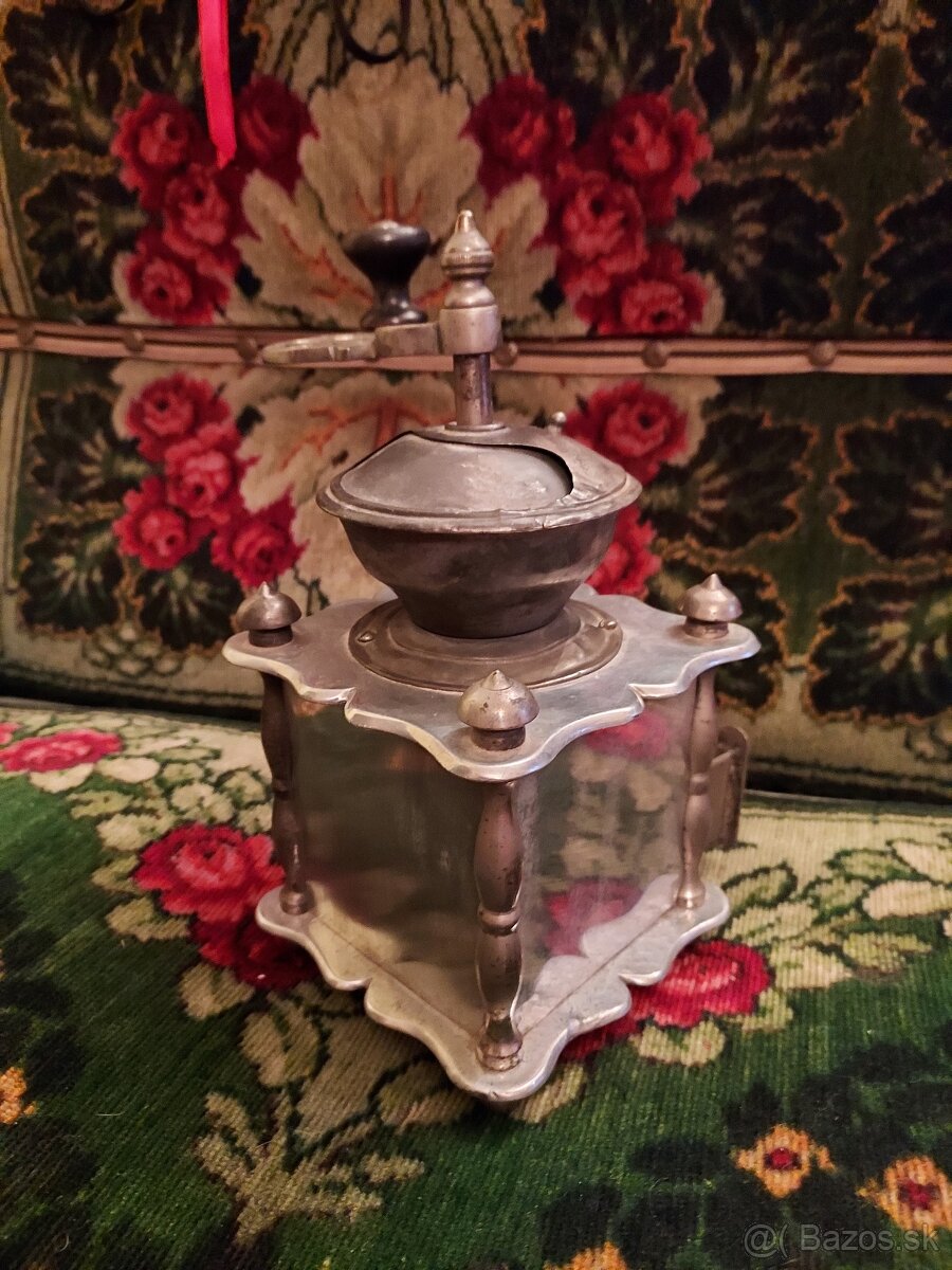 PREDÁM NÁDHERNÝ NETRADIČNÝ MLYNČEK NA KÁVU - 6