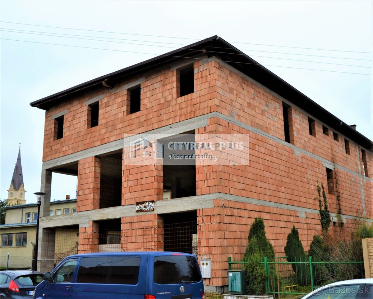 Predám polyfunkčný objekt v centre mesta Vráble - 6