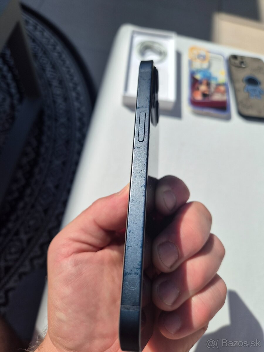 Predám iPhone 13 128GB - 6