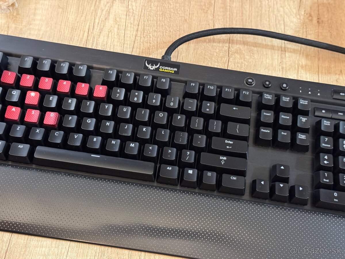 Herná mechanická klávesnica Corsair Vengeance K70 - 6