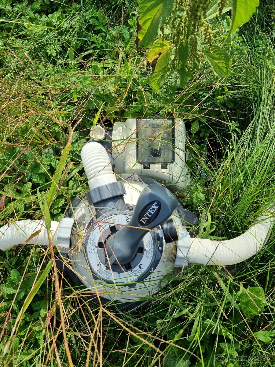 Bazen s filtraciou a prislusenstvom - 6