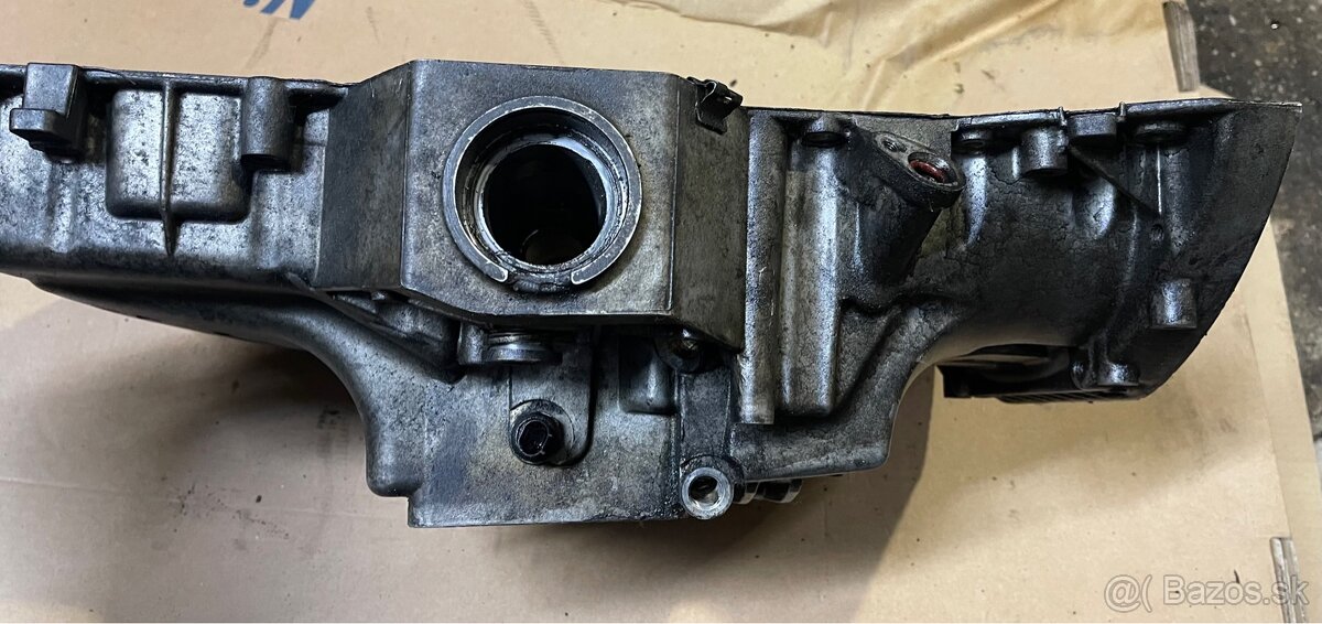 Mercedes om642 4 matic olejova vaňa - 6