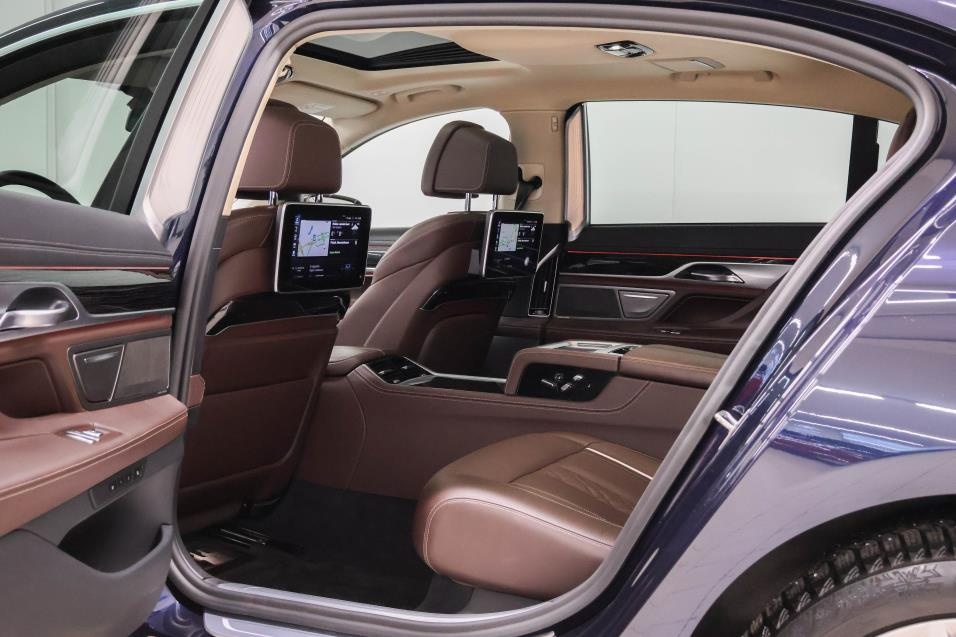 BMW 745Le xDrive - Head-Up, Laser, Masáž - 6