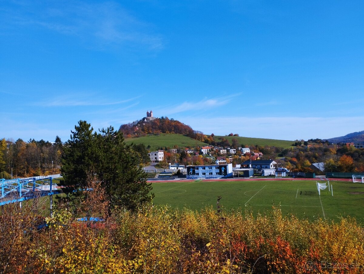 Dom s 8 árovým pozemkom Banská Štiavnica - 6
