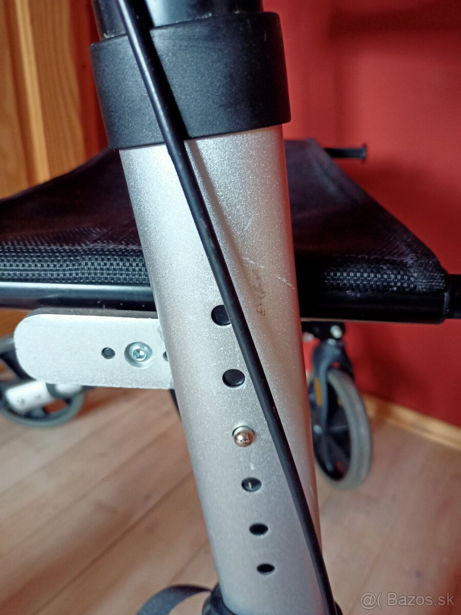 Chodítko pre seniorov-alu - 6