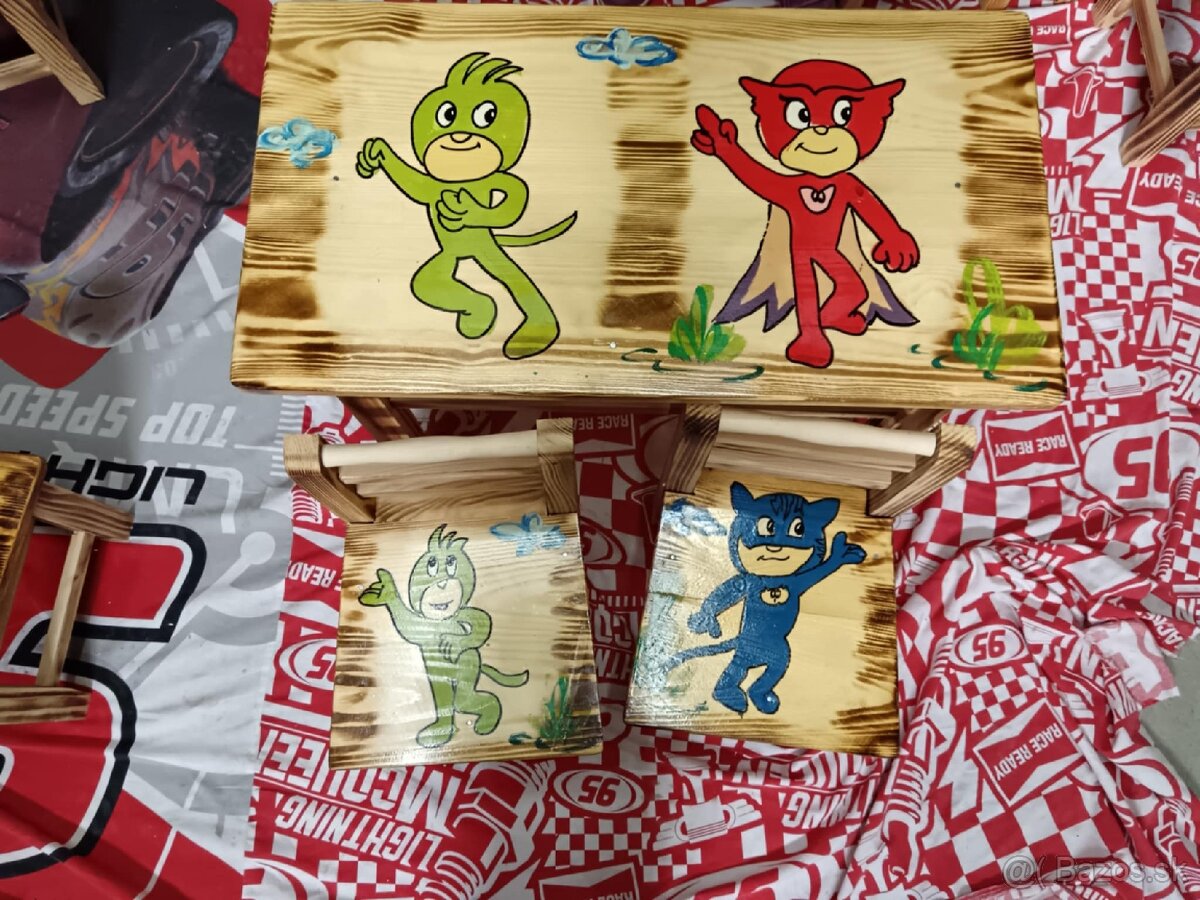 Drevený stolík so stoličkami - 6
