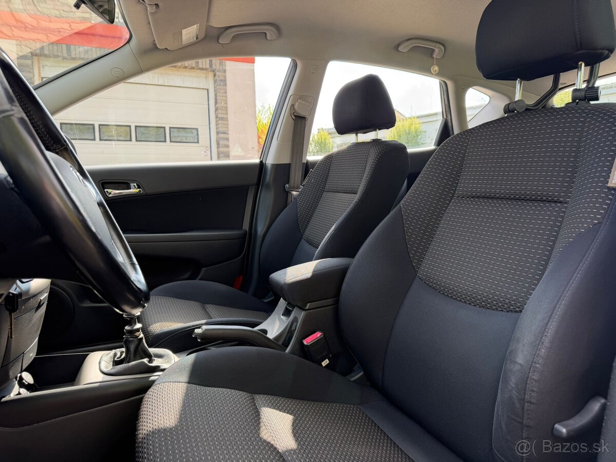 Hyundai i30 1.6 CVVT - 6