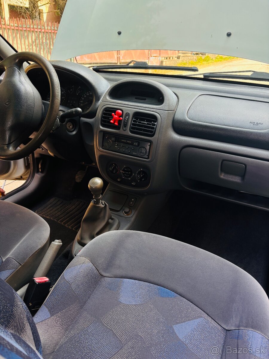 Renault Clio - 6
