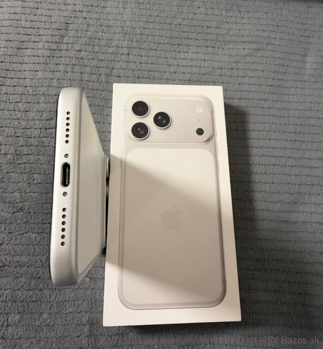 Apple iPhone 17 Pro Max 256 GB Strieborný - 6