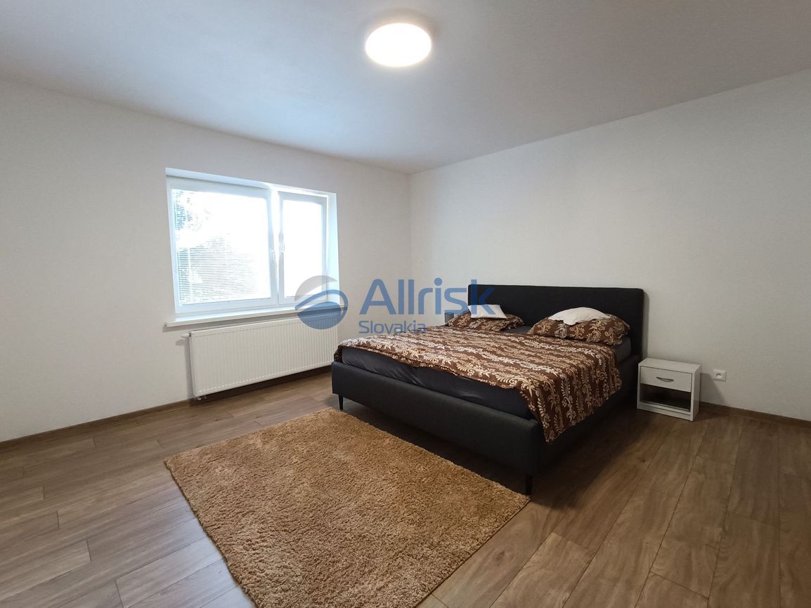 NOVÁ CENA Predaj domu s dvomi bytovými jednotkami na Chrenov - 6