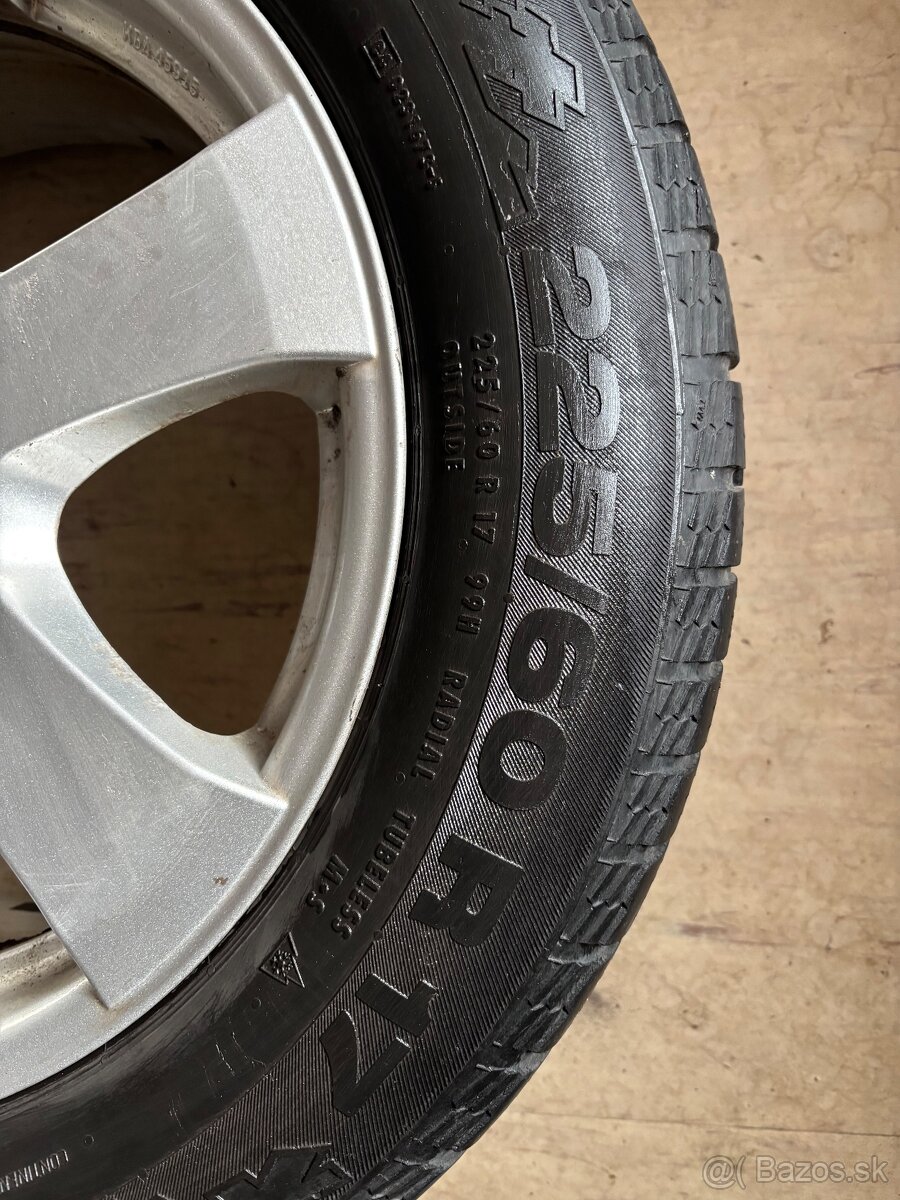 225/60 R17 5x 114.3 - 6