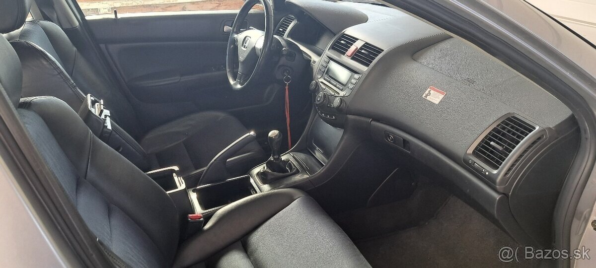 Predám Hondu Accord 2,0 kombi - 6