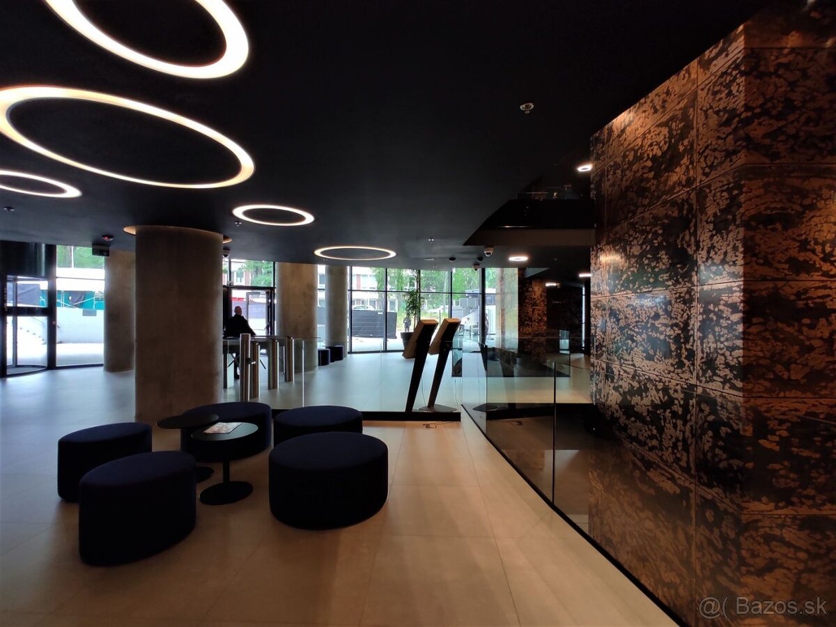 Obchodný priestor v exkluzívnej budove TOWER 5 v tesnej blíz - 6