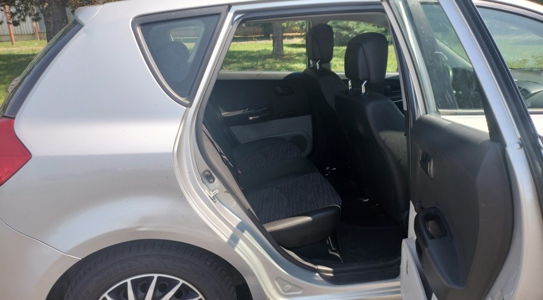 Kia ceed 1,4 l benzín 109.tis.km - 6