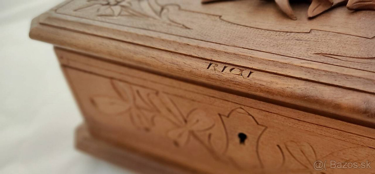 Starožitná skrinka - 6