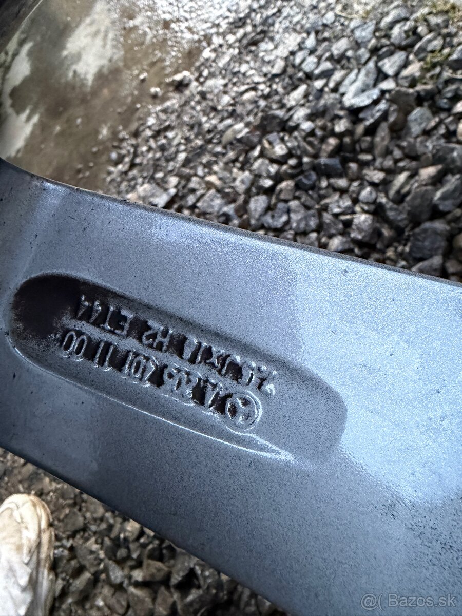 Mercedes AMG r18 kolesa - 6