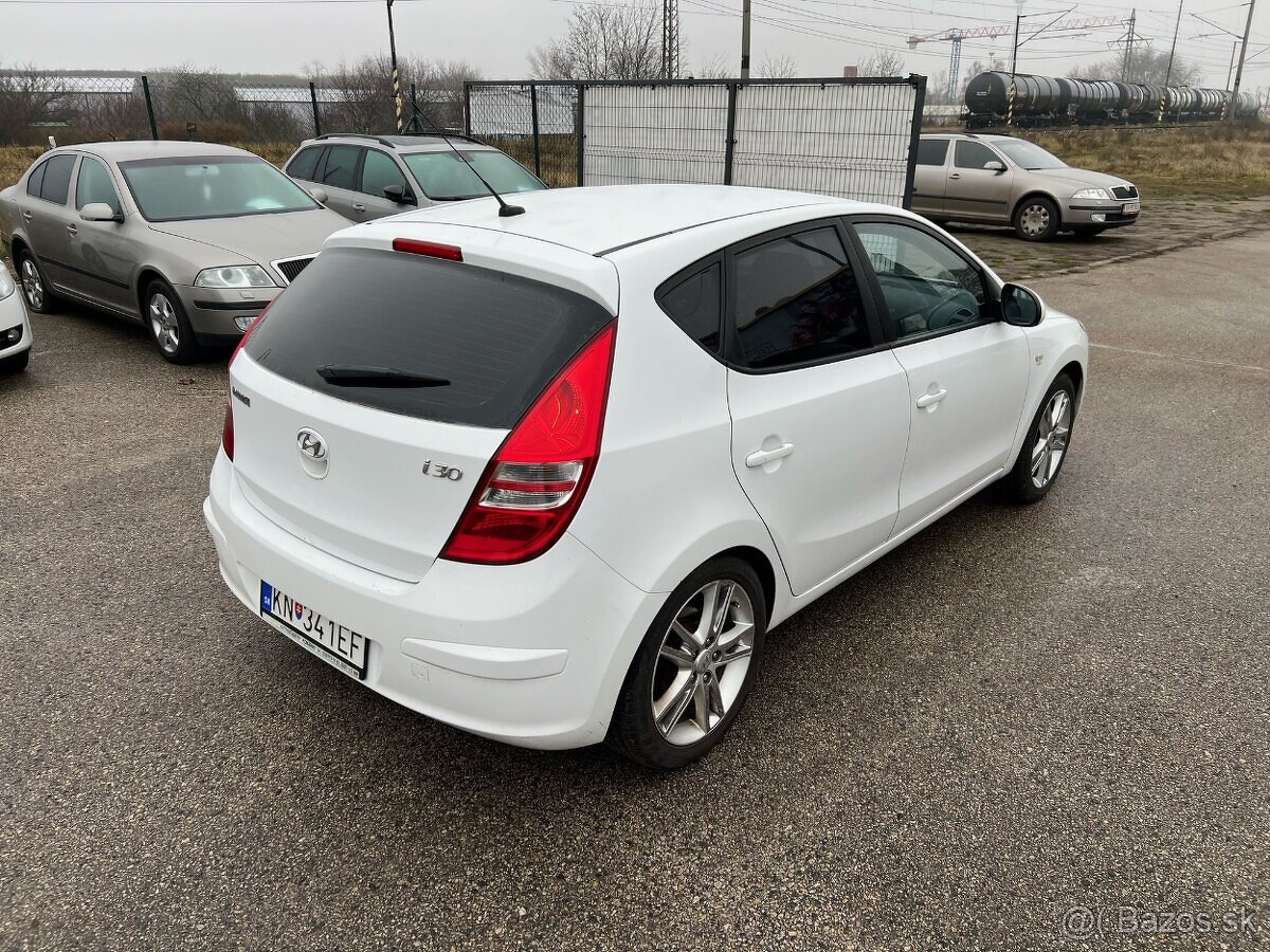 Hyundai i30 1.6 benzín, 84kW, MT/5, rok:08.2007. - 6