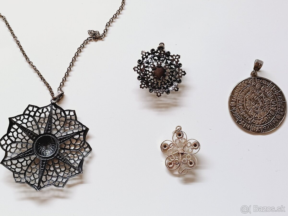 Krasne zaujimave staršie strieborne privesky - 6