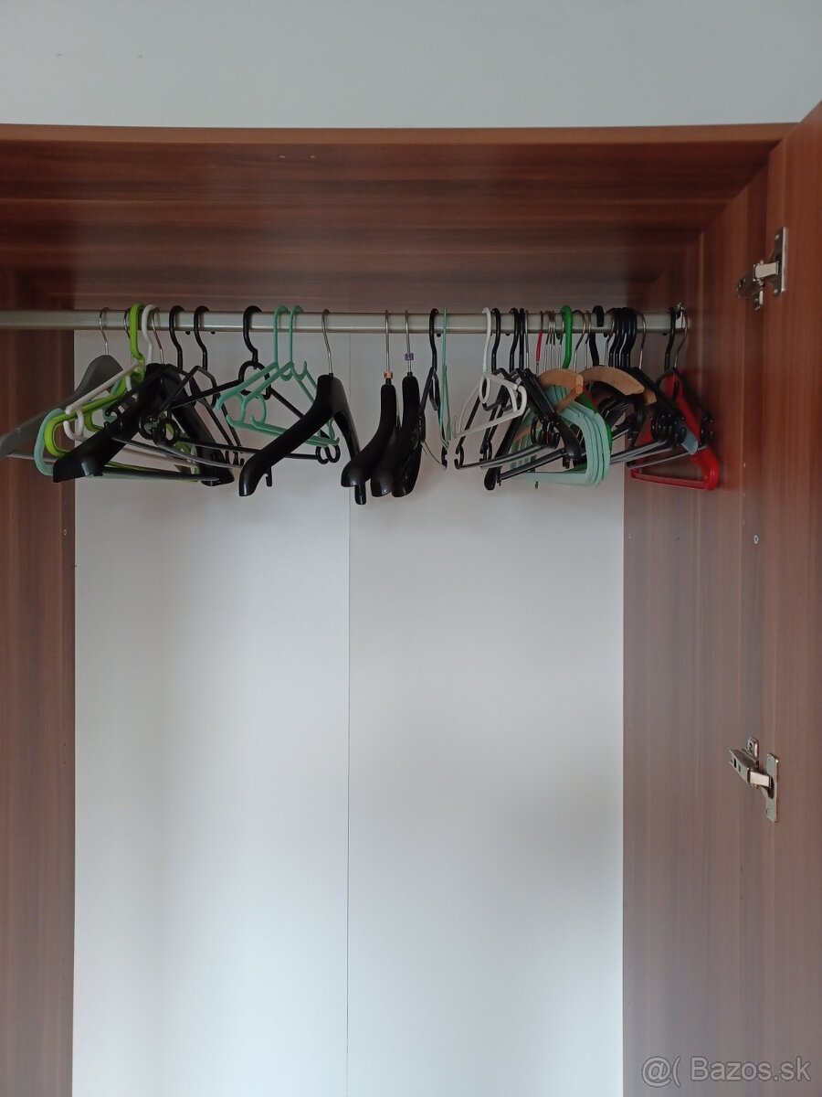 Veľká šatníková skriňa - 6