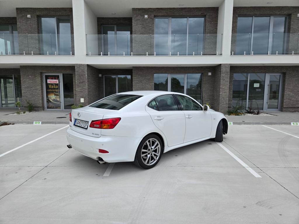 Lexus IS250 A/T - 6