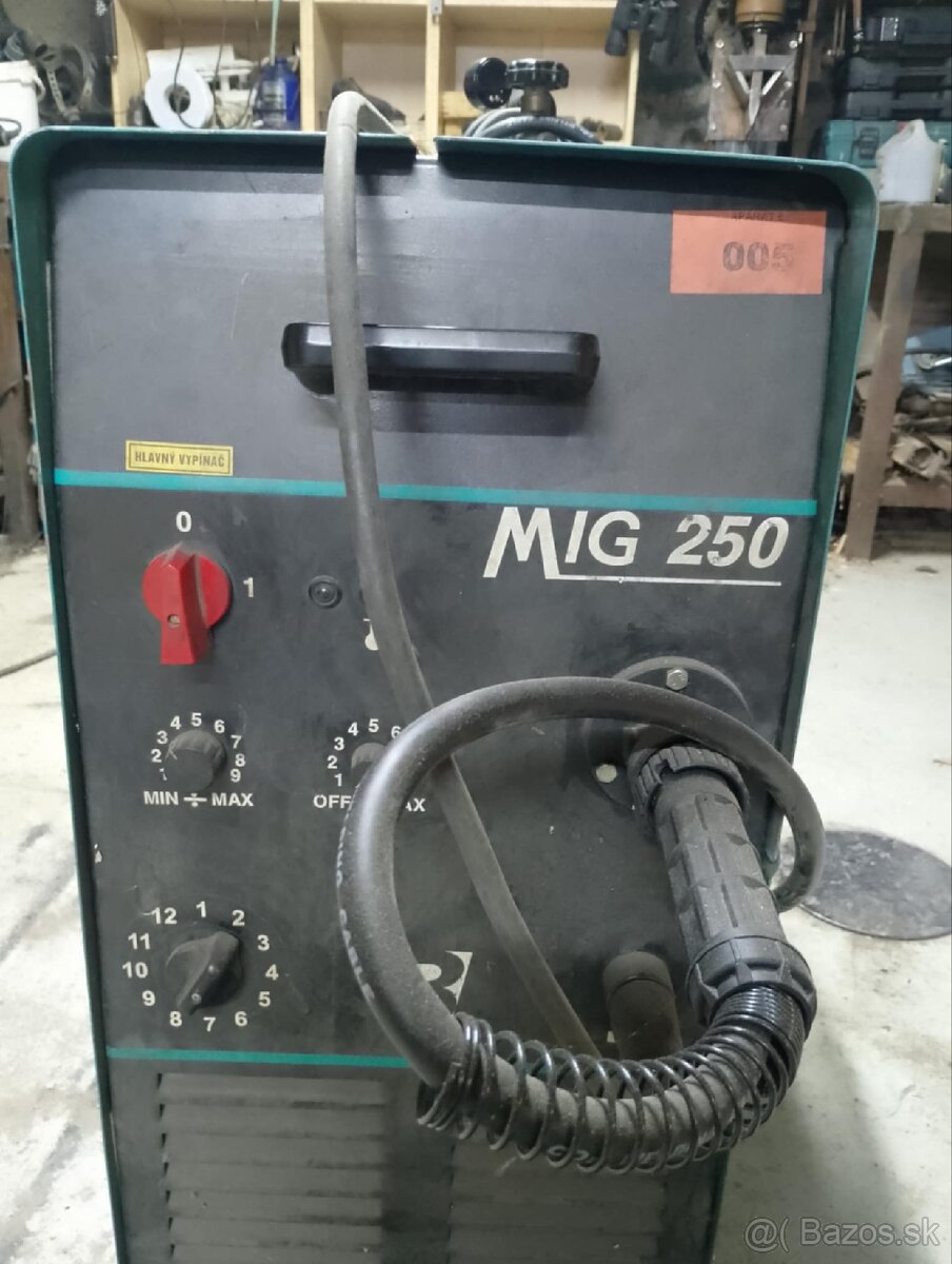 Zvaračka MiG 250 - 6
