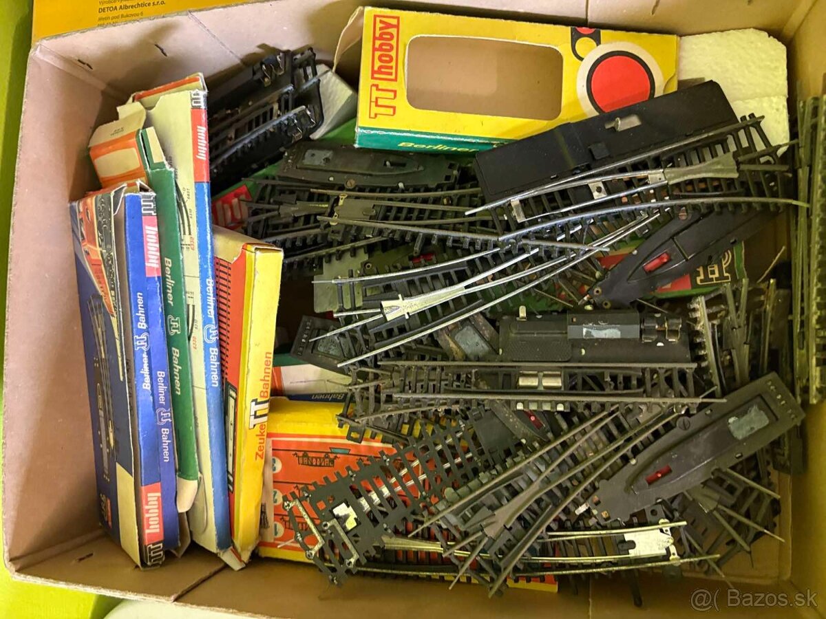 Vláčiky TT - budovy, stromy, príslušenstvo - 6