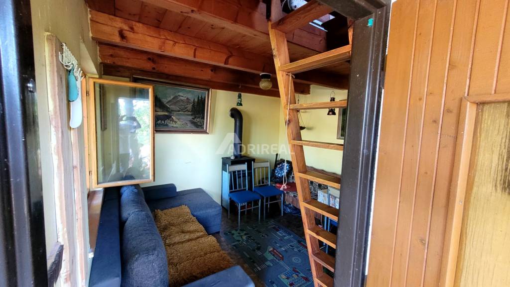 PREDAJ:Záhrada s chatkou Uľany nad Žitavou 401m2;Cena v RK - 6