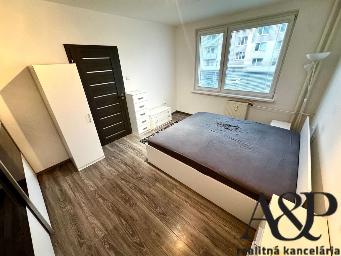 NA PRENÁJOM 1,5 IZBOVÝ BYT, 37 M2, ŠTEFÁNIKOVA UL., SENICA - 6