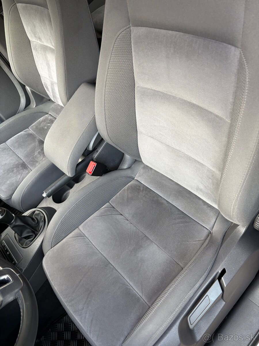 VW Touran 2,0 TDi - 6