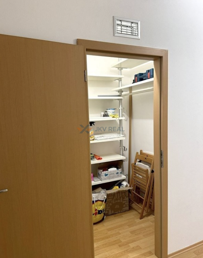 2-izbový byt s balkónom v projekte Jégeho alej, v m.časti Ru - 6