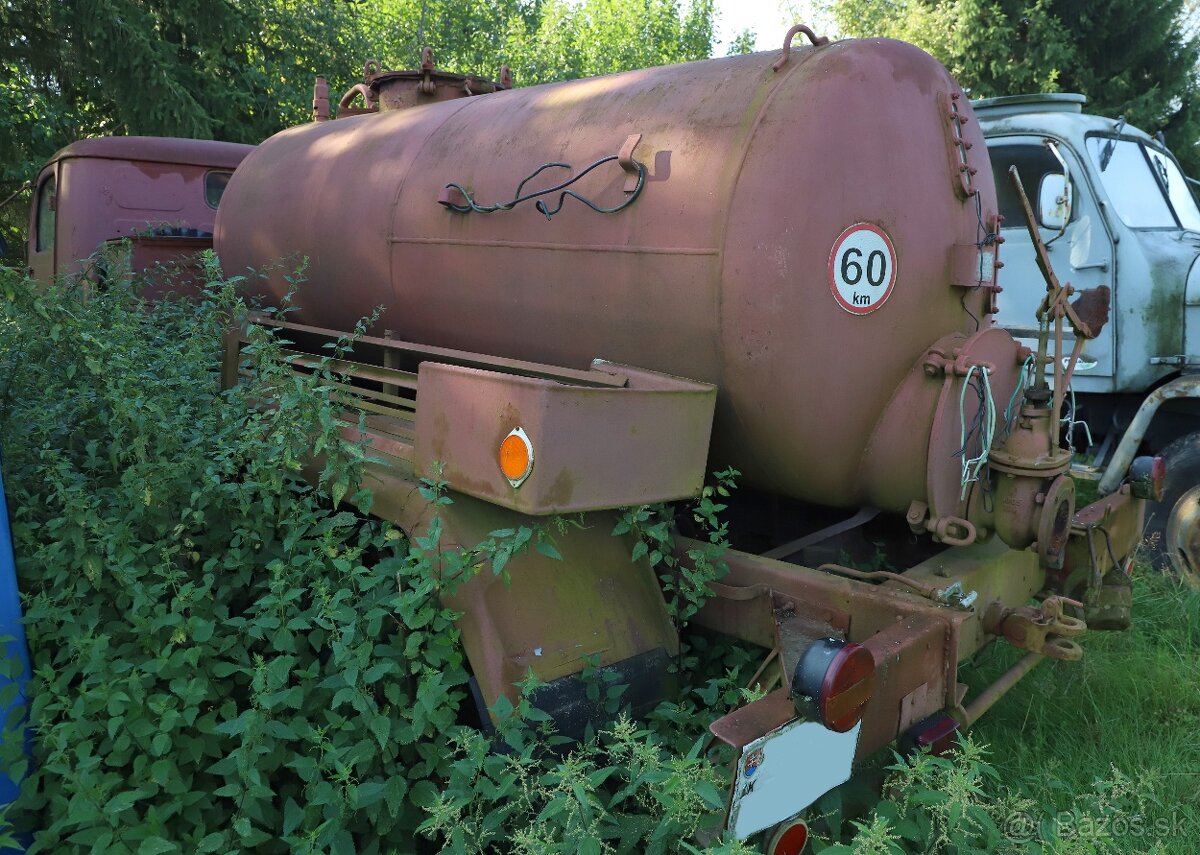 PRAGA V3S 6x6 fekal - 6