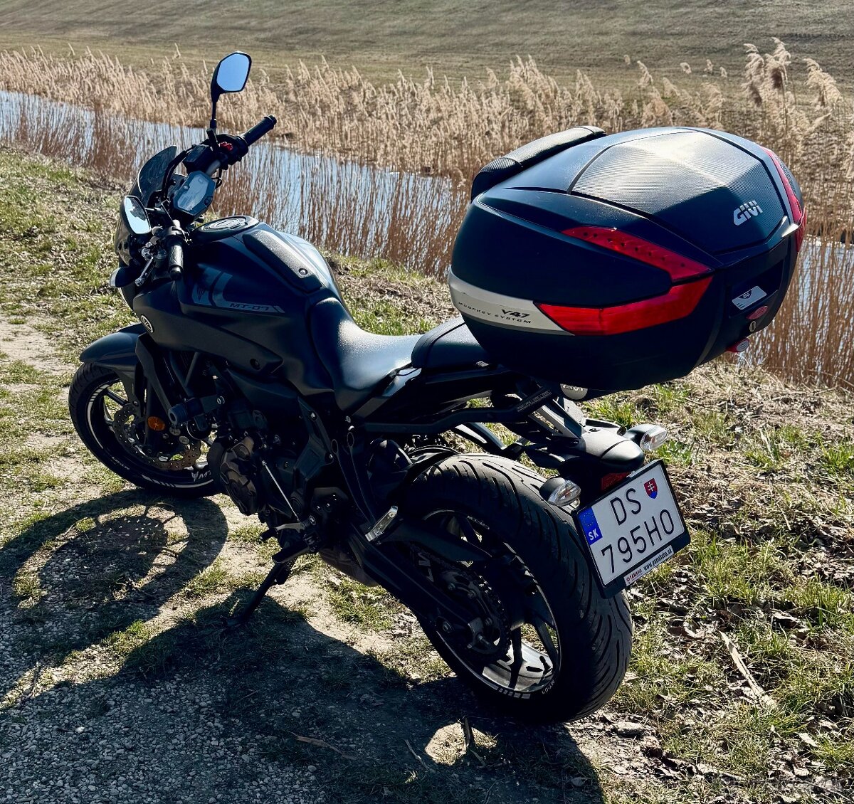Yamaha MT 07 - 6