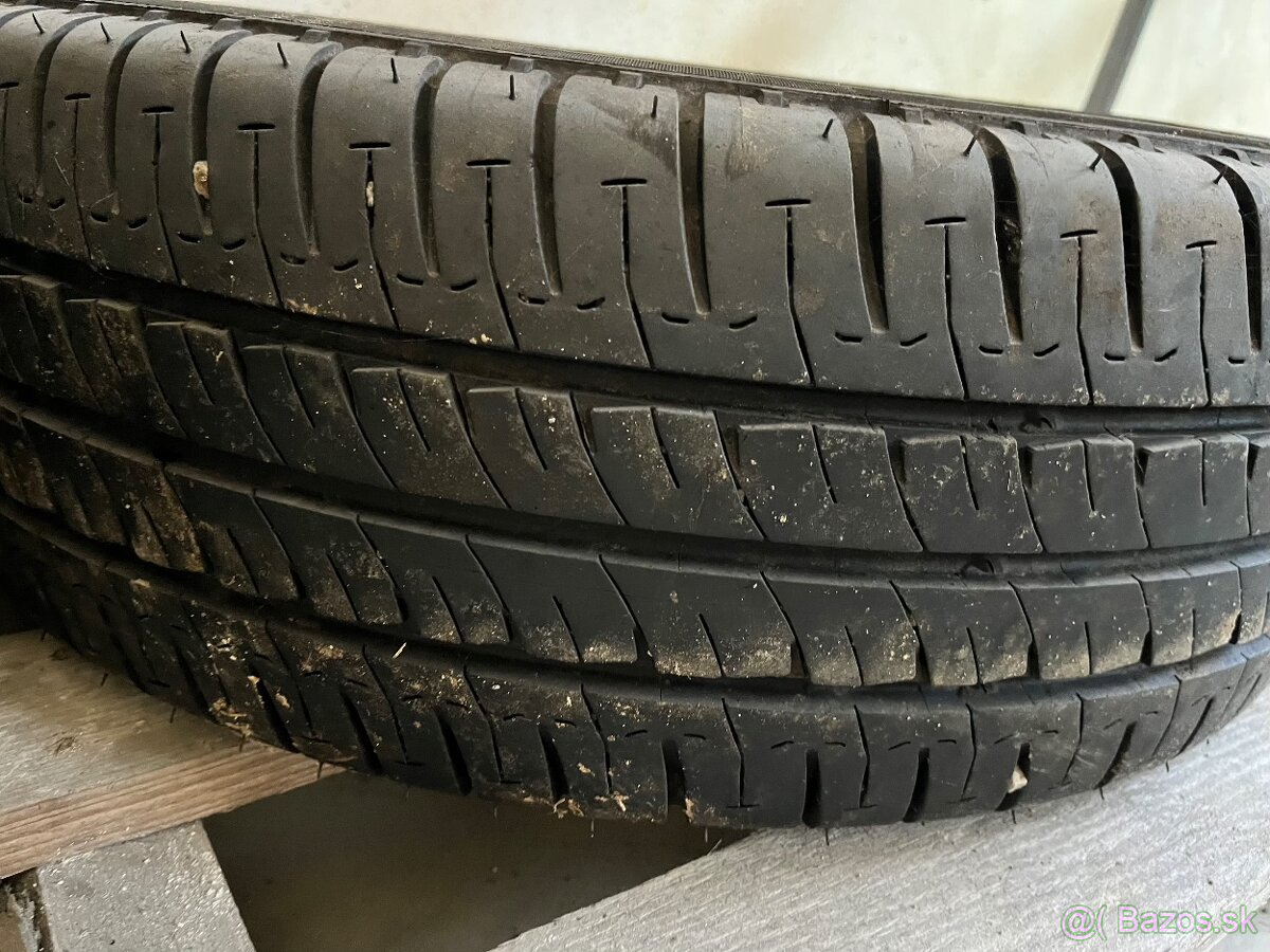 Predám gumy 225/65 R 16 C MICHELIN - 6