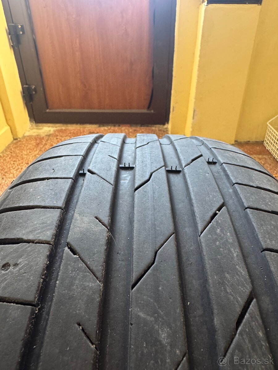Hankook ventus evo 235/50/r19 letné - 6