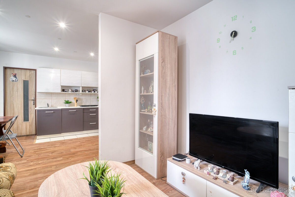 Na predaj 4-izbový rodinný dom v obci Zeleneč - 6