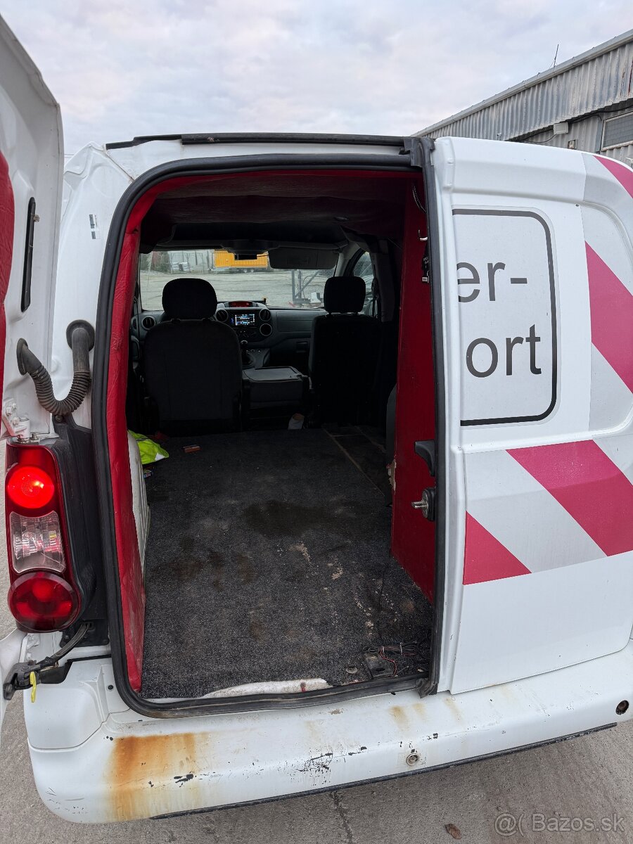 Peugeot Partner 1.6 HDi doprovodné vozidlo - 6
