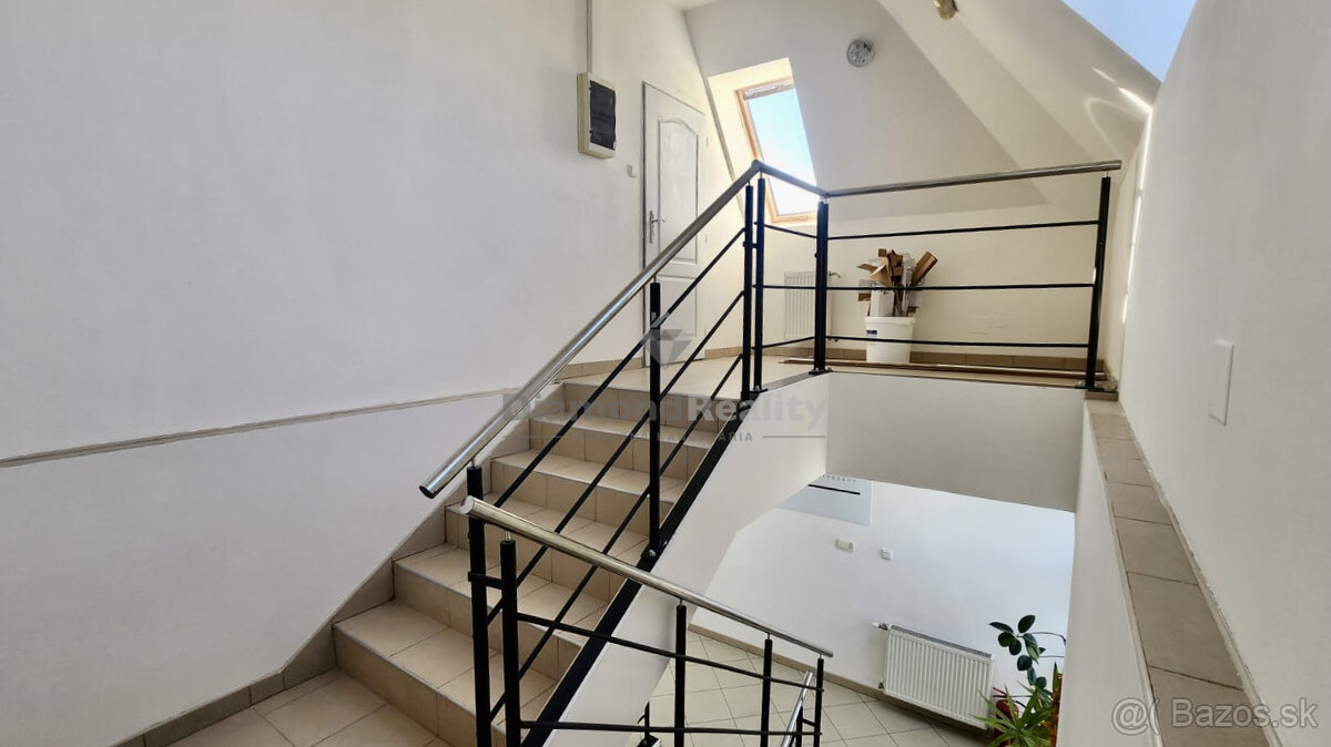 LUX Kancelárie oproti HORNBACHU - 6