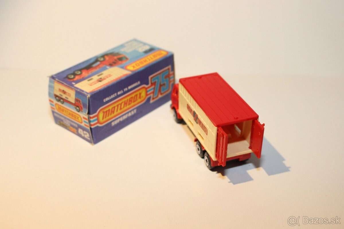 Matchbox SF Mercedes container truck - 6