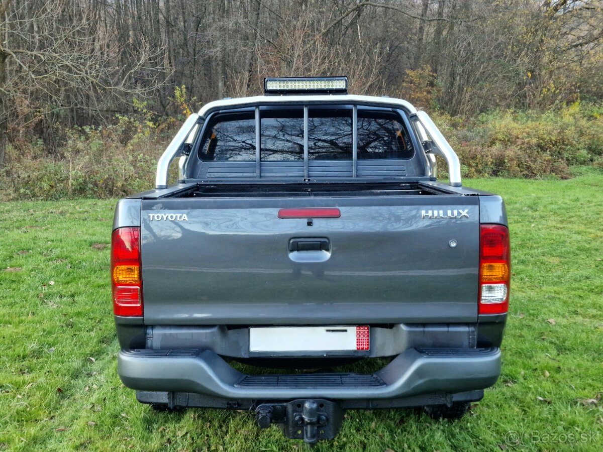 Toyota Hilux 2.5 D-4D 4X4 UZÁVIERKA UKÁŽKOVÝ STAV - 6