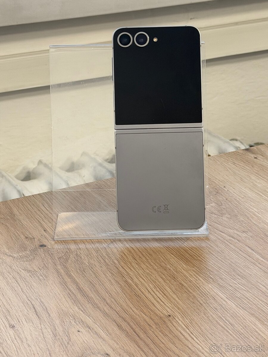 Dobrý deň Ponúkam na predaj Samsung Galaxy Z Flip 6 512GB - 6