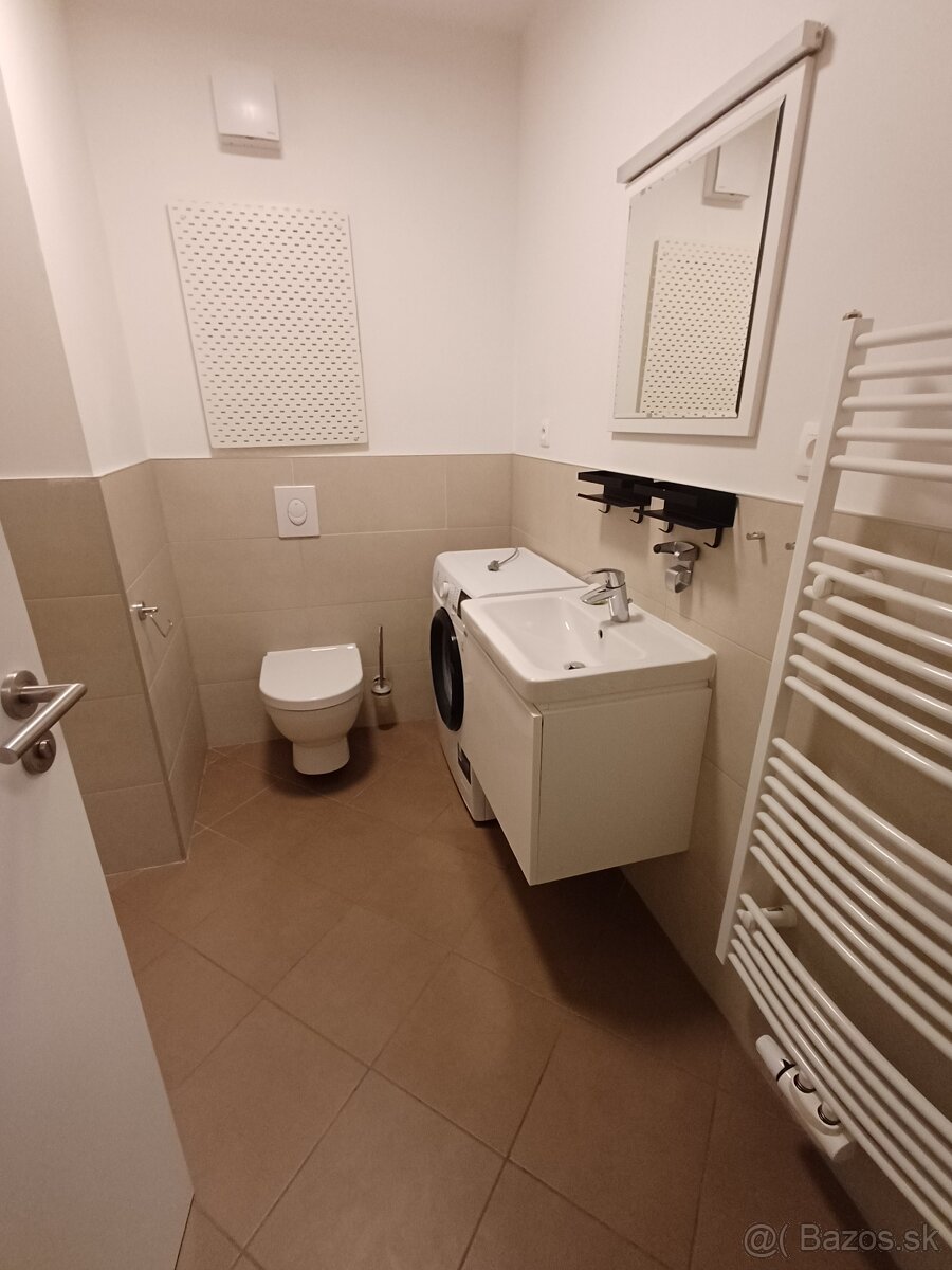 Ponúkam na predaj 2-izb. apartmán s terasou, Žilinská, BA I - 6