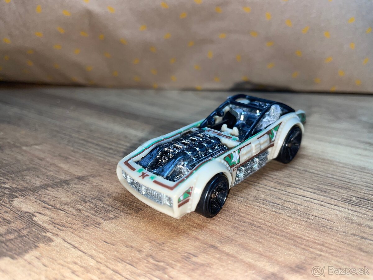 Hotwheels - 6