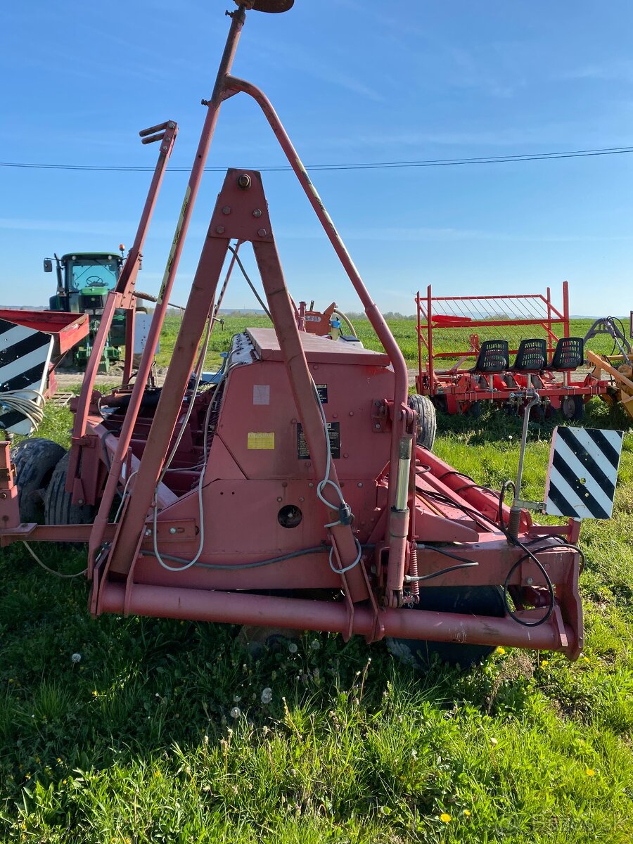 IH 6200 sejačka obilnín 4,2m- - 6