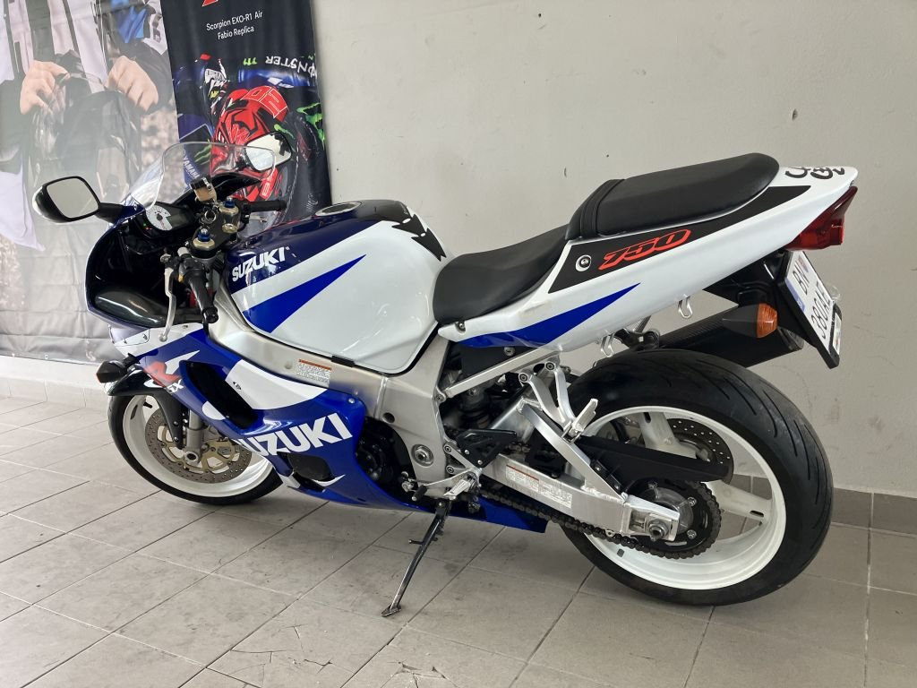 Suzuki GSX-R 750 - 6