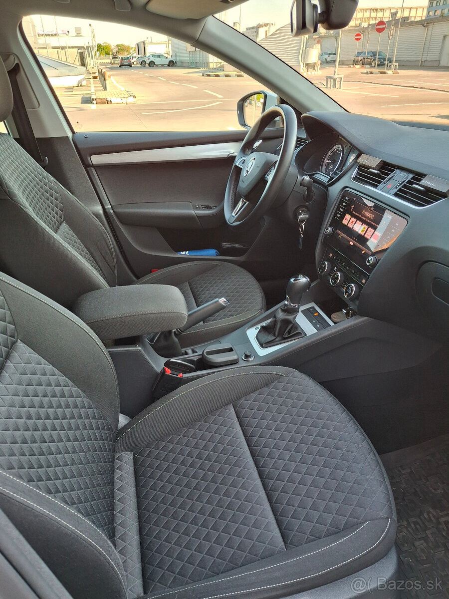 ŠKODA OCTAVIA III Combi TSI 132KW benzín - 6